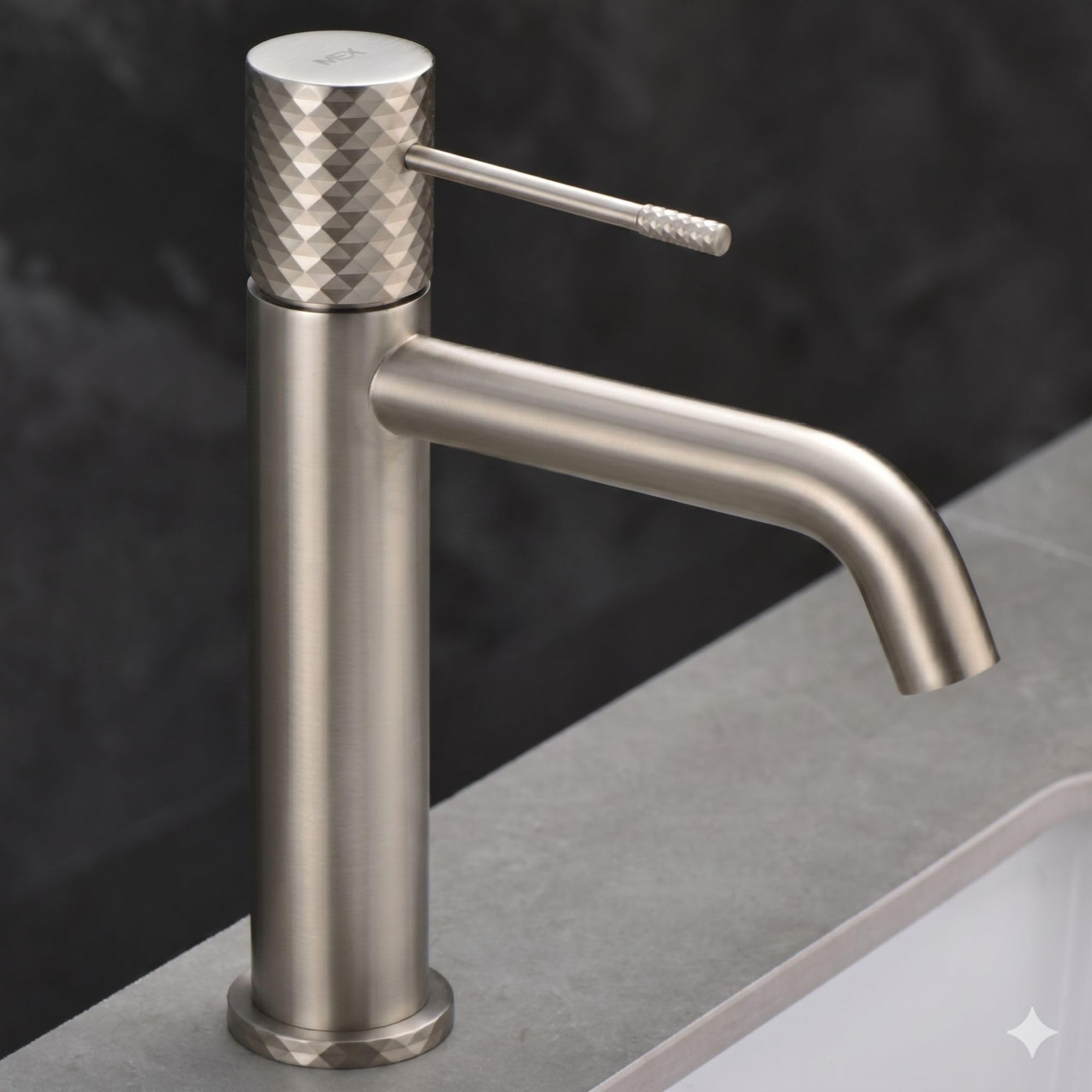 IMEX - Grifo Lavabo Níquel | Grifo Baño Monomando con Agua Fria y Caliente | Grifo de Caño Bajo Fabricado con Latón | Ahorro de Agua y Fácil Instalación | Serie Toscana | Color Níquel Cepillado