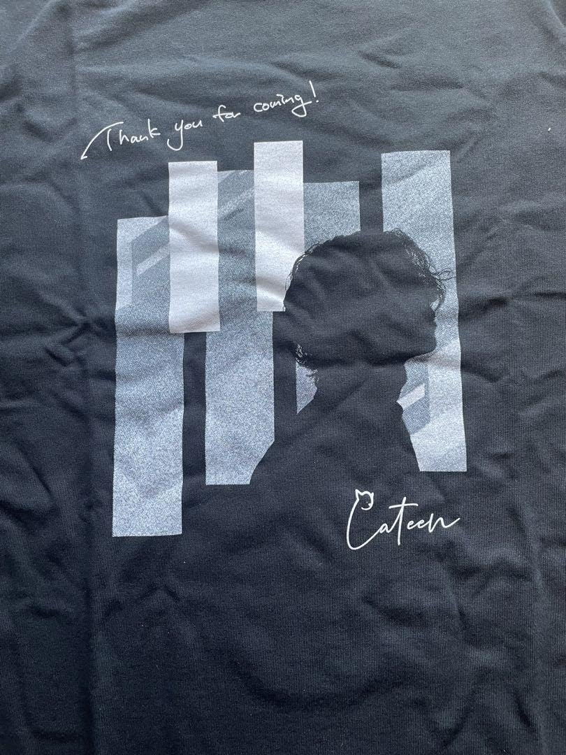 角野隼斗さん公式 日本武道館リサイタル限定Tシャツ ステッカー付き 未開封 角野隼斗ピアノリサイタル@日本武道館限定グッズTシャツ - メルカリ