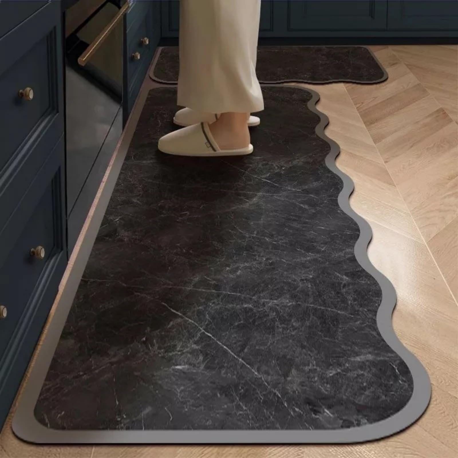 Tapis cuisine antidérapant et imperméable effet marbre noir