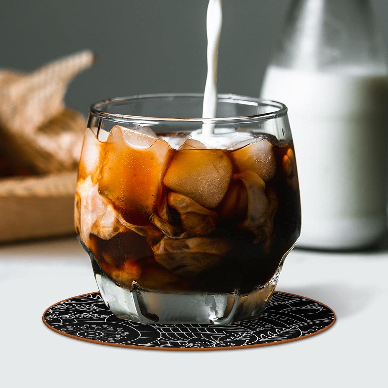 Amazon｜ドリンク用コースター、レザーコースター6枚セット、黒い