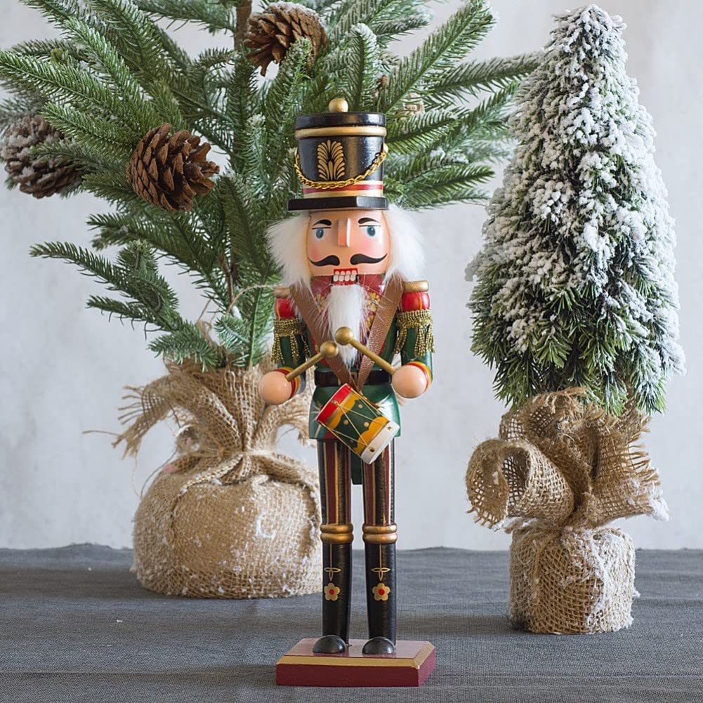 KAHEIGN 2 Pezzi Soldati Schiaccianoci di Legno, 2 Stile 30CM Figure Tradizionali dello Schiaccianoci di Natale Soldato Dipinto in Legno di Pino Premium per Casa Camino Decorazione (Tamburo & Spada)