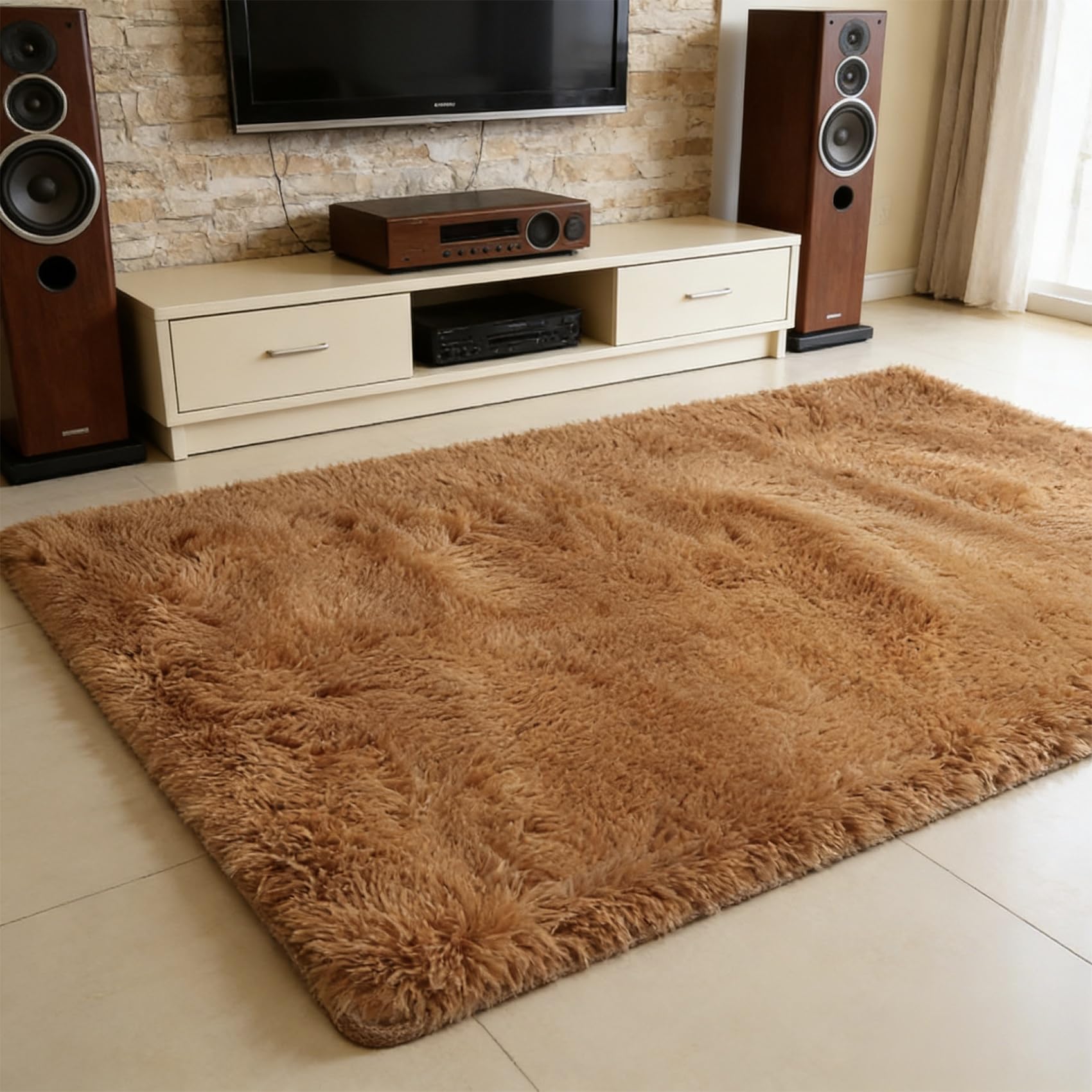 Tapis salon élégant marron 121 x 180 cm aux finitions soignées et poils longs modernes
