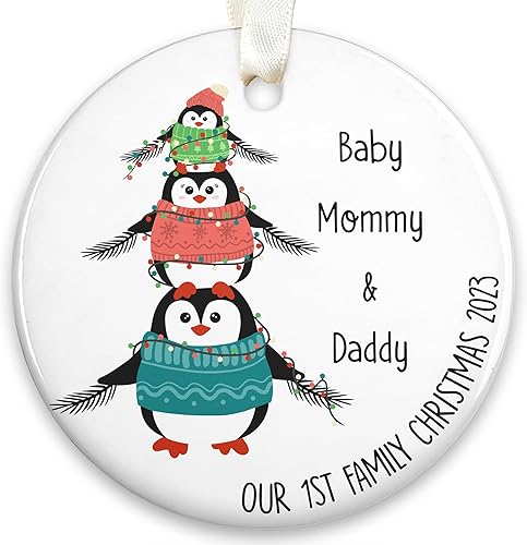 Adornos de Navidad familiares 2023 Regalos para mamá y papá por primera vez 2023, regalos para padres por primera vez Adorno de cerámica para la