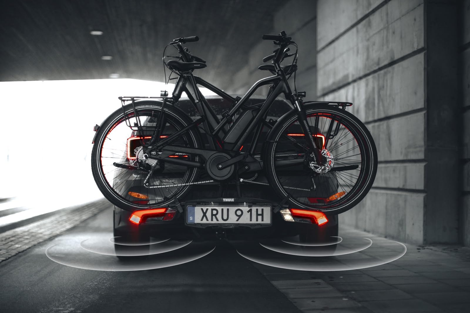 Thule Epos Platform Towing Hook Folding Bicycle Carrier Black, 2 Bikes with Sensor