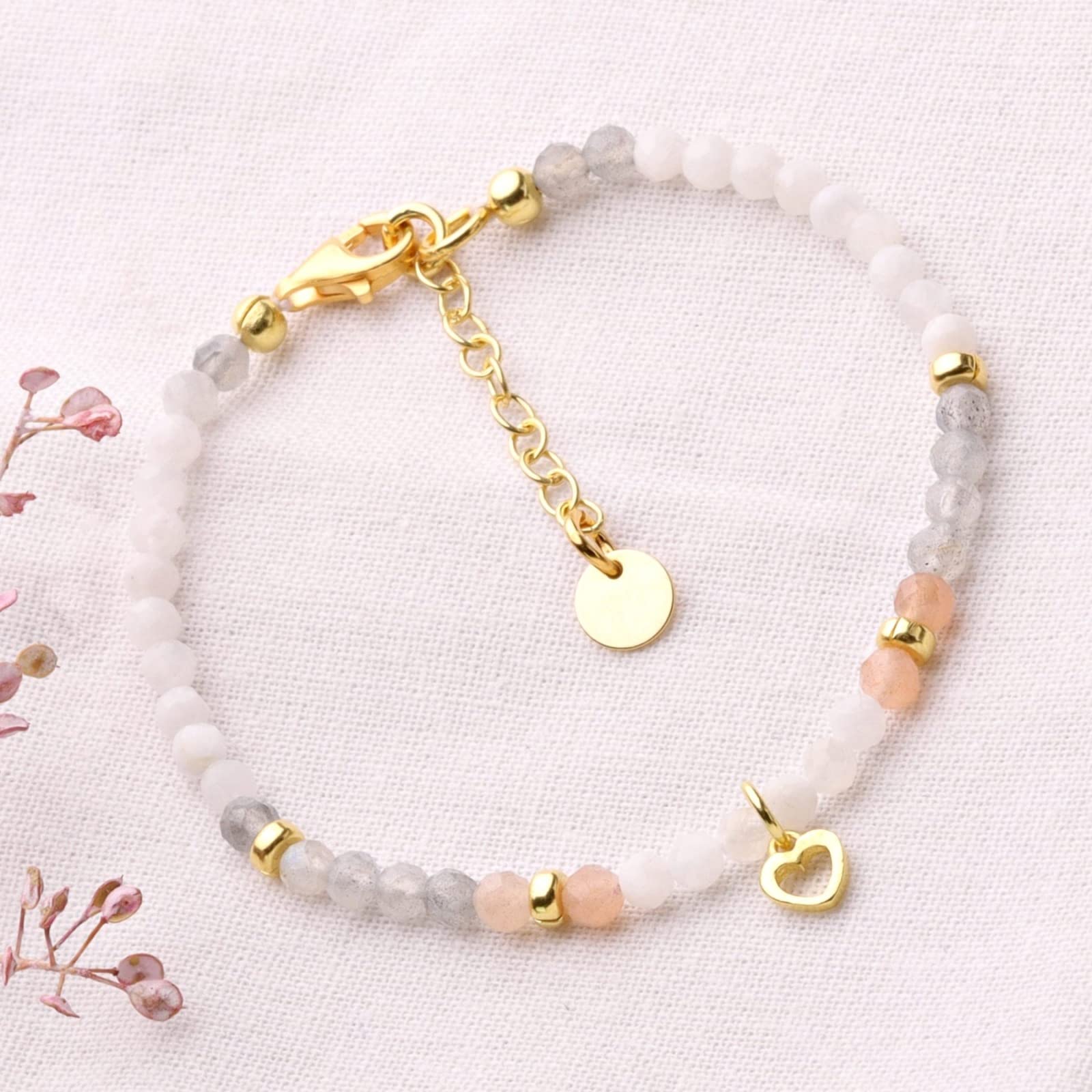 Filigranes Armband Damen aus MONDSTEIN mit kleinem Herz Silber oder vergoldet, perfektes Geschenk