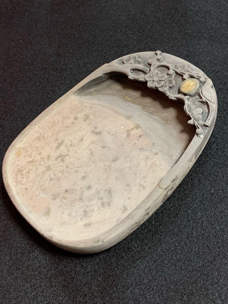 端渓硯 中国硯 木箱入り 梅に鳥彫刻 石目硯石 石筋模様