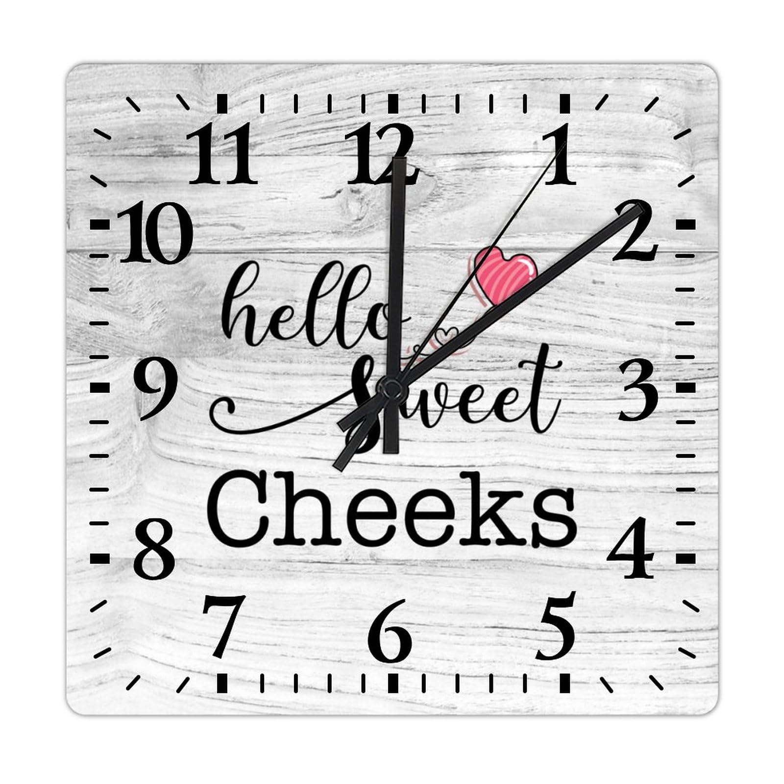 Horloge murale Hello Sweet Cheeks en bois sans tic-tac pour wc et bains