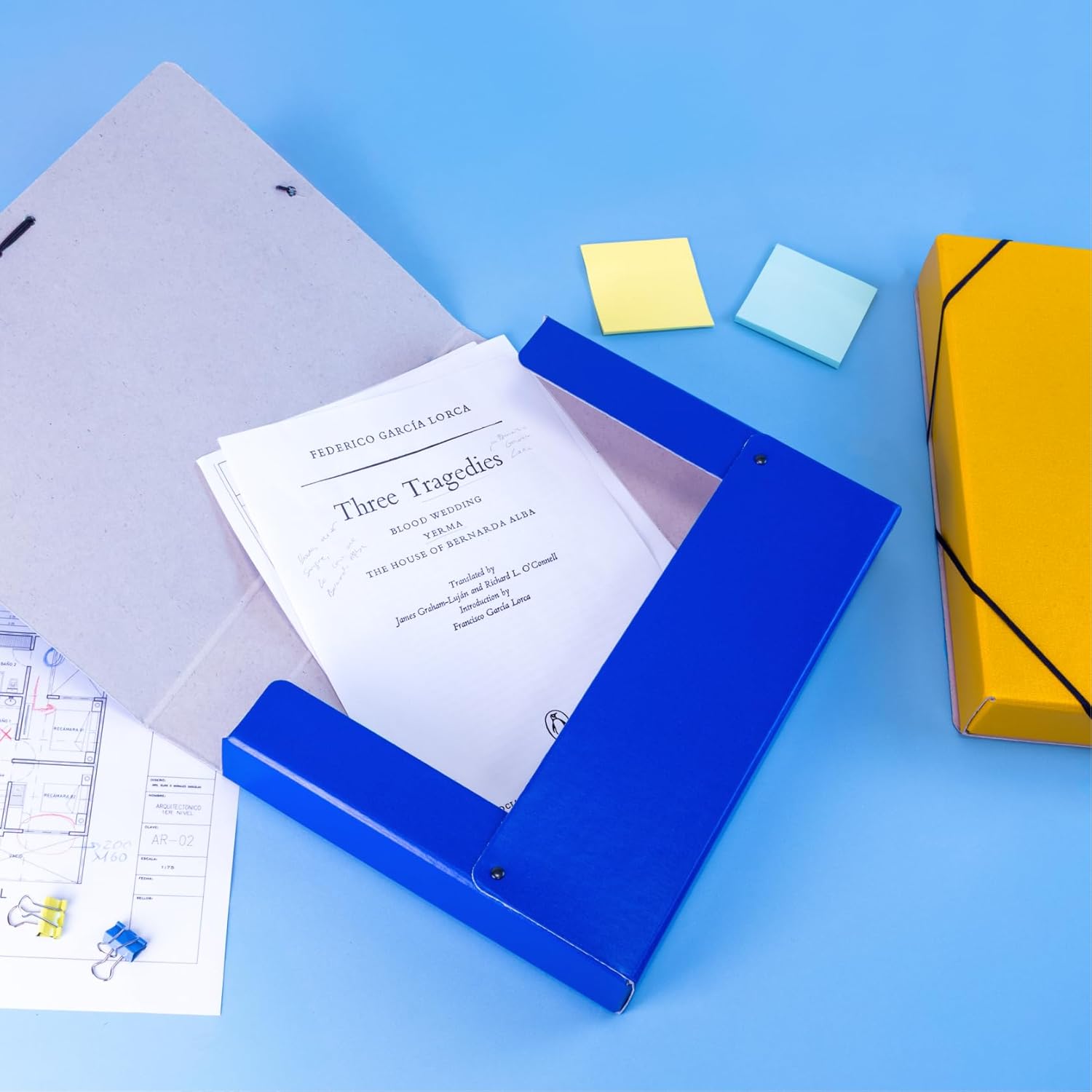 Raylu Paper A4 Matte Project Folder with 5 cm Spine, Sturdy Cardboard Folder and Elastic Closure for School or Office Projects, File Folder Size 34 x 24 cm (Blue)