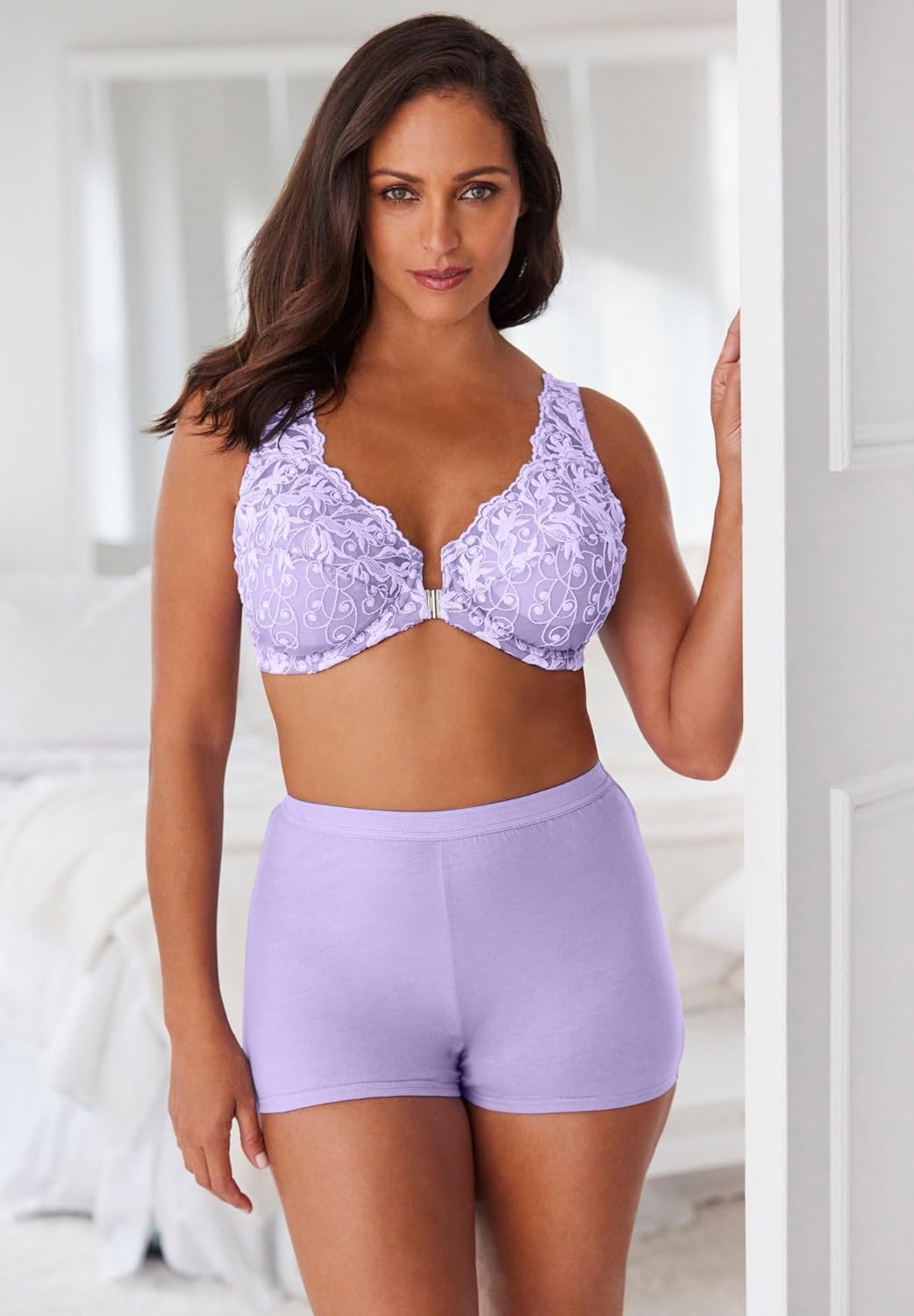 Amoureuse Women's Plus Size Embroidered Front-Close Underwire Bra