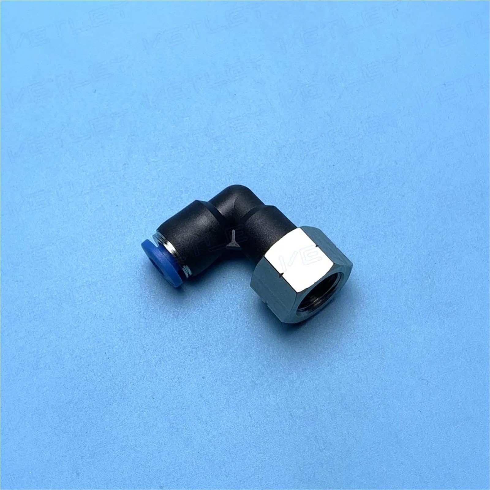 Codo de 90 grados 4mm con rosca 1/8 BSPT hembra para tubo neumático latón