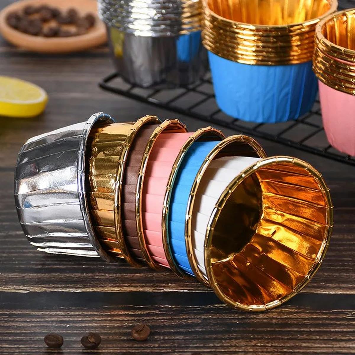 Kuchenförmchen, Muffinförmchen, Backförmchen 30 Stück Cupcake-Form, Pappbecher, öldicht, Cupcake-Einlage, Backbecher, Tablett, Hülle, Hochzeitsfeier, Caissetten, goldenes Muffin-Wrapperpapier, 30 Stüc