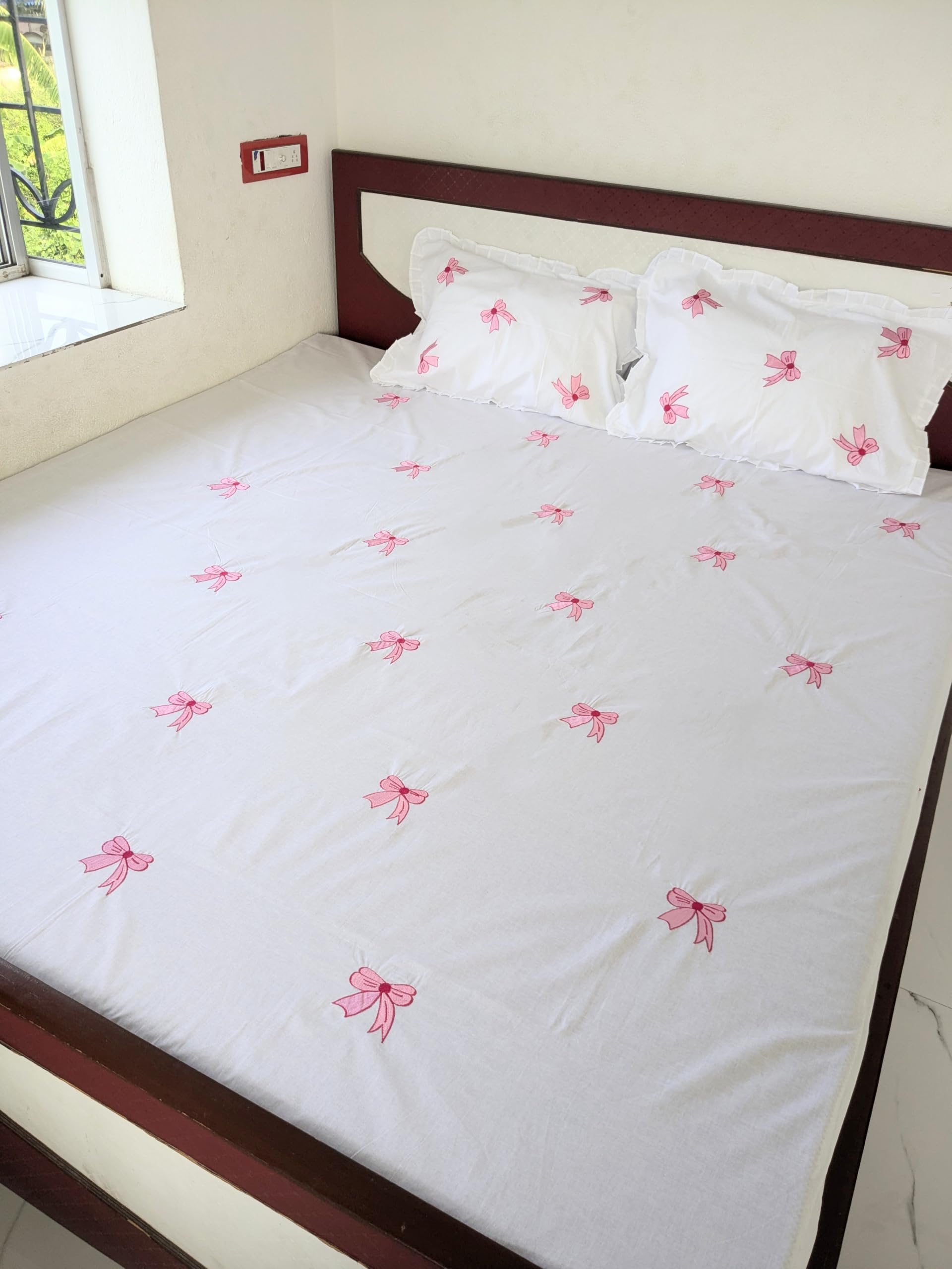 Needle & Ballet Embroidery Queen Size Bow Bedsheet with Two Pillow Covers