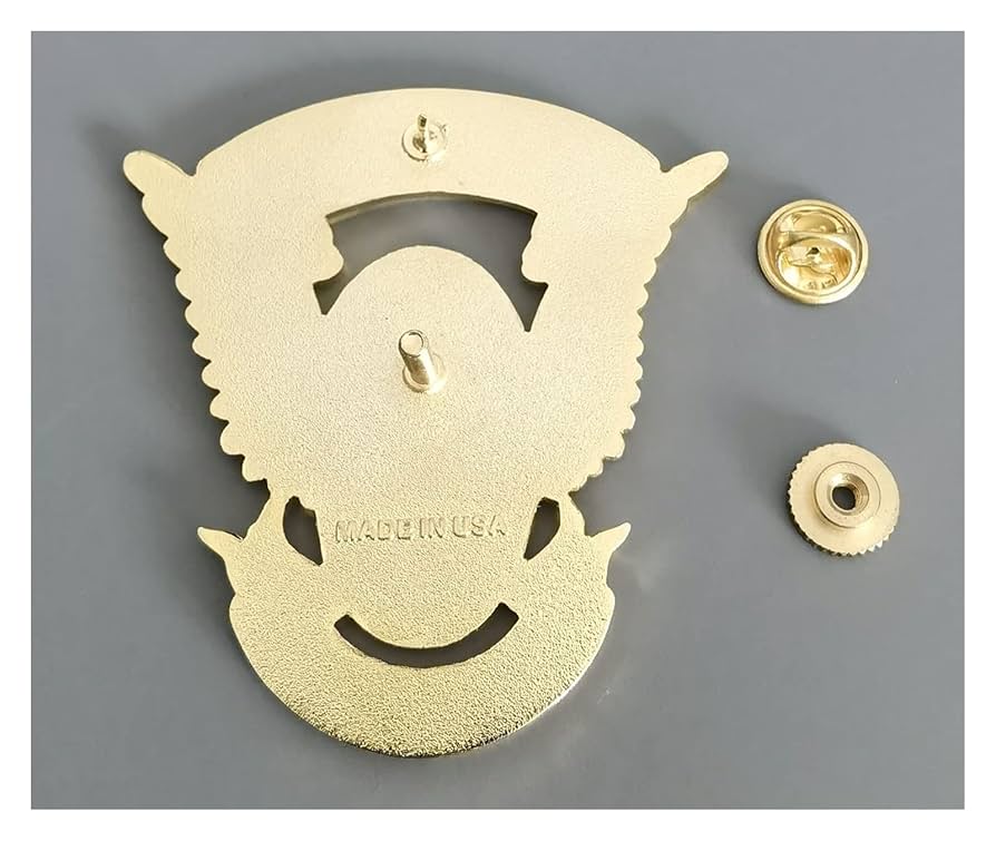 BADGE バッヂ　ハイロウズ　特製ステッカー&ポスター付き！ BADGE バッヂ ハイロウズ 特製ステッカー&ポスター付き！