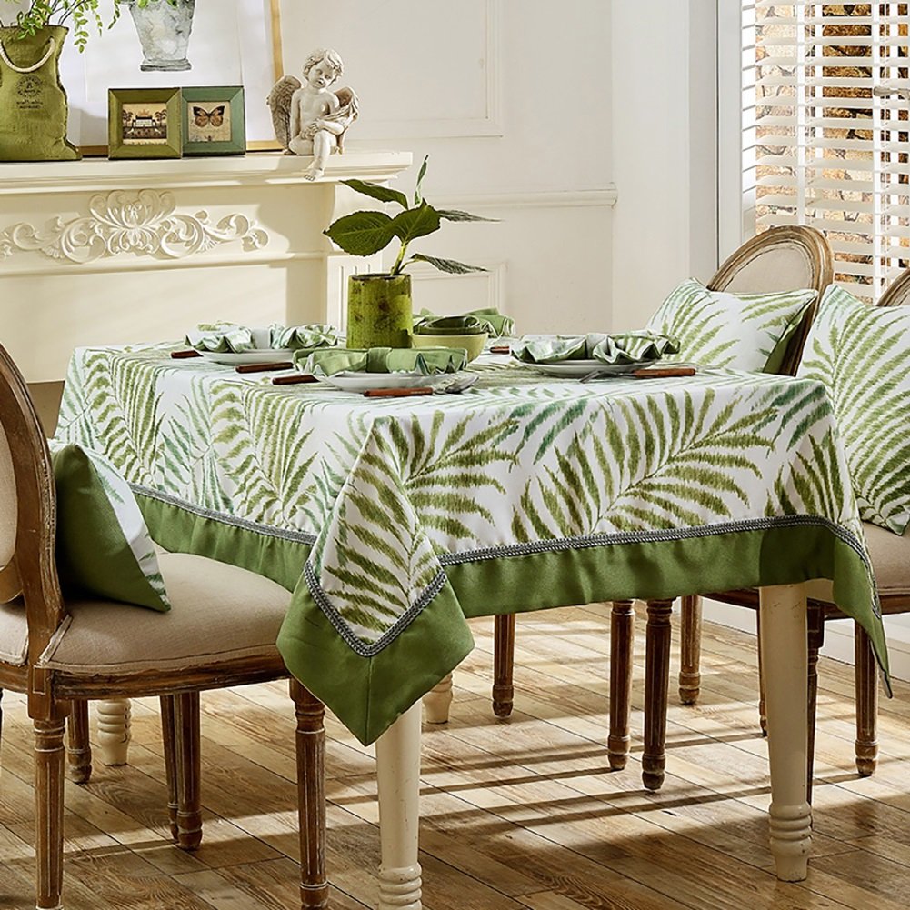 Nappe rectangle salon protégeant la table carrée ménage