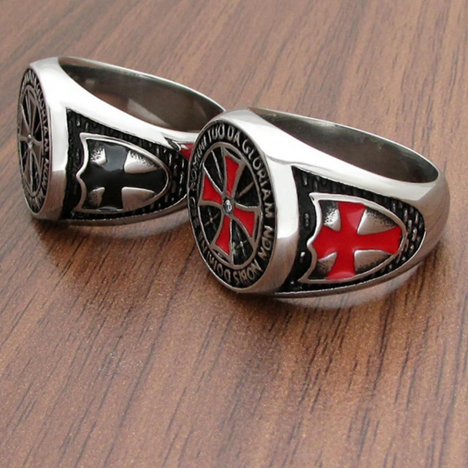 Titanstahl-Kreuzritter-Ring für Männer, Rotes Kreuz, Tempelritter, mit eingelegtem CZ-Kreuz, geschlossener Bandring, Geschenk