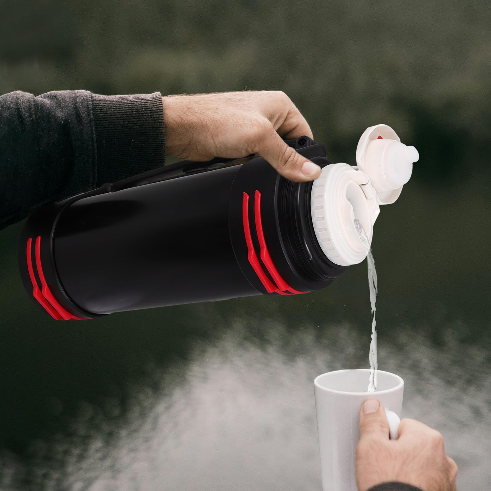 Operitacx Vakuumisolierte Edelstahl Sportflasche 2000ml Doppelwandige Isolierflasche Auslaufsicher mit Griff und Silikonring zum Reisen und Unterwegs im Auto Zufällige Farbe Zufälliger Stil