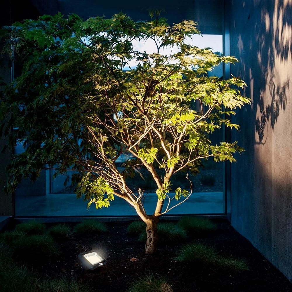Maclean Set di 4 Faretti LED a Energia Solare con Sensore di Movimento e Crepuscolo, 5 W, 400 lm, Luce Bianca Fredda 6000K, IP44, Illuminazione Wireless per Giardino e Ingresso, Cavo 5m