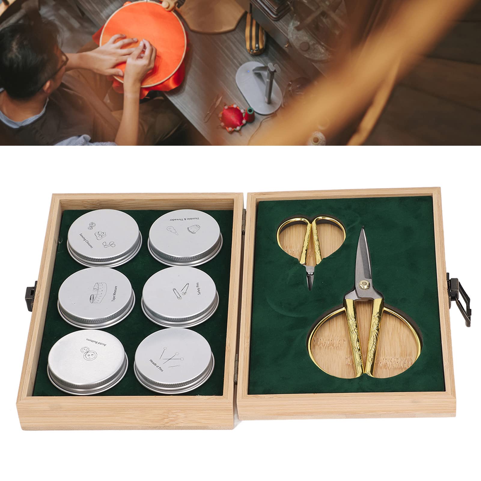 Caja de costura de madera con kit de costura completo, suministros de costura premium, almacenamiento de doble capa para botones, alfileres, hebillas, incluye tijeras, dedal,