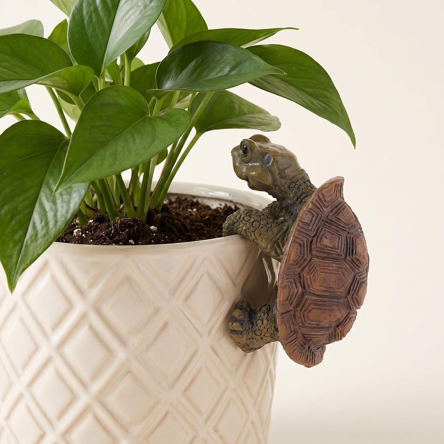 Tortoise Figure Plant Pot Hanger, Miniature Turtle Statue Tortugas Hanger Plant Pot Hugger Resin Climbing Turtle Hangers Ornament Cute Plants Decoration Gift for Flower Pots Bonsai Planter