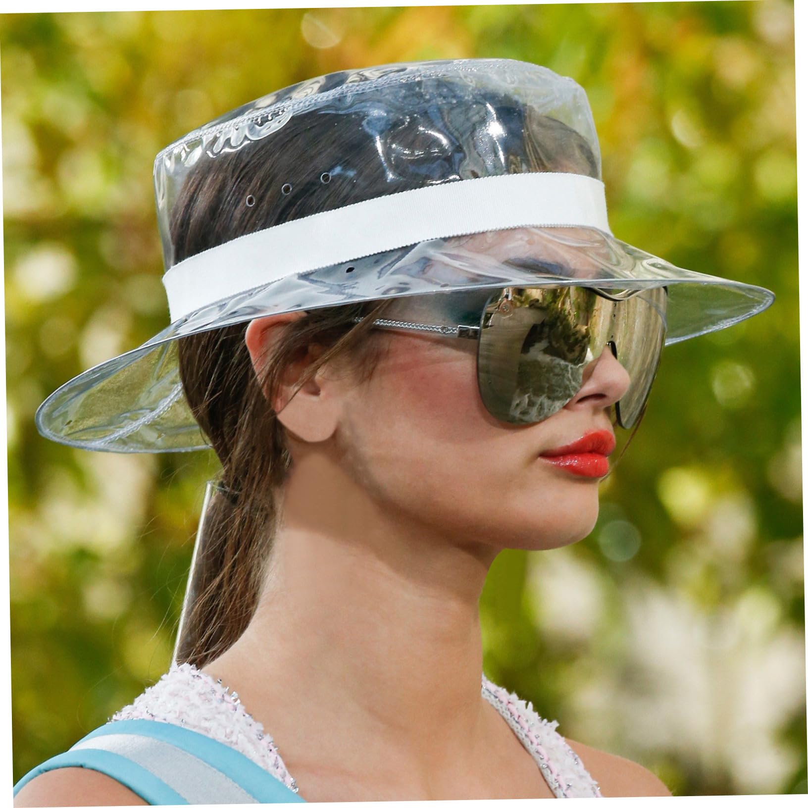 Cappello Trasparente in PVC Bianco Protezione Sole e Pioggia per Escursioni e Attività Allaperto