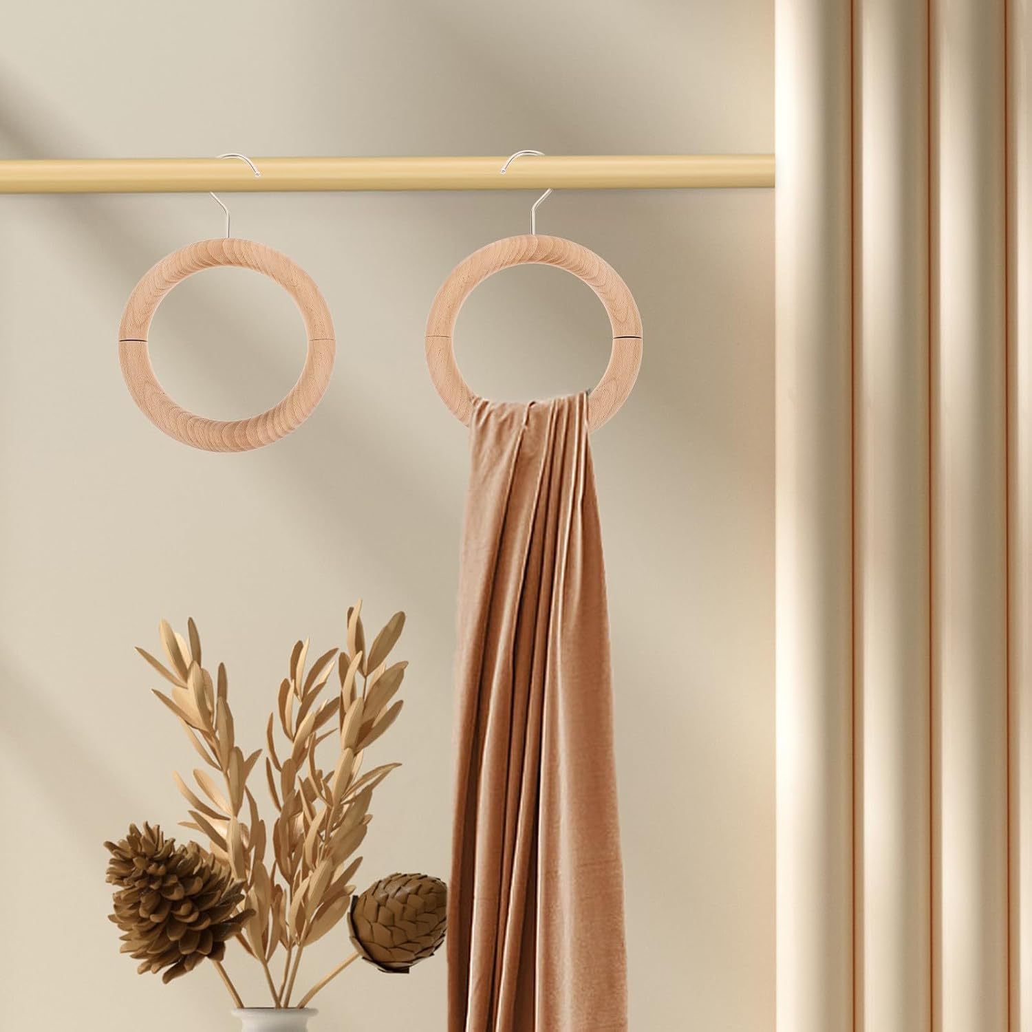 Magnetic Scarf Holder and Belt Hook with 18cm Wood Grain Ring, Multipurpose Closet Organizer for Scarves, Neckties, and Bags, Space-Saving Wardrobe Storage Accessory