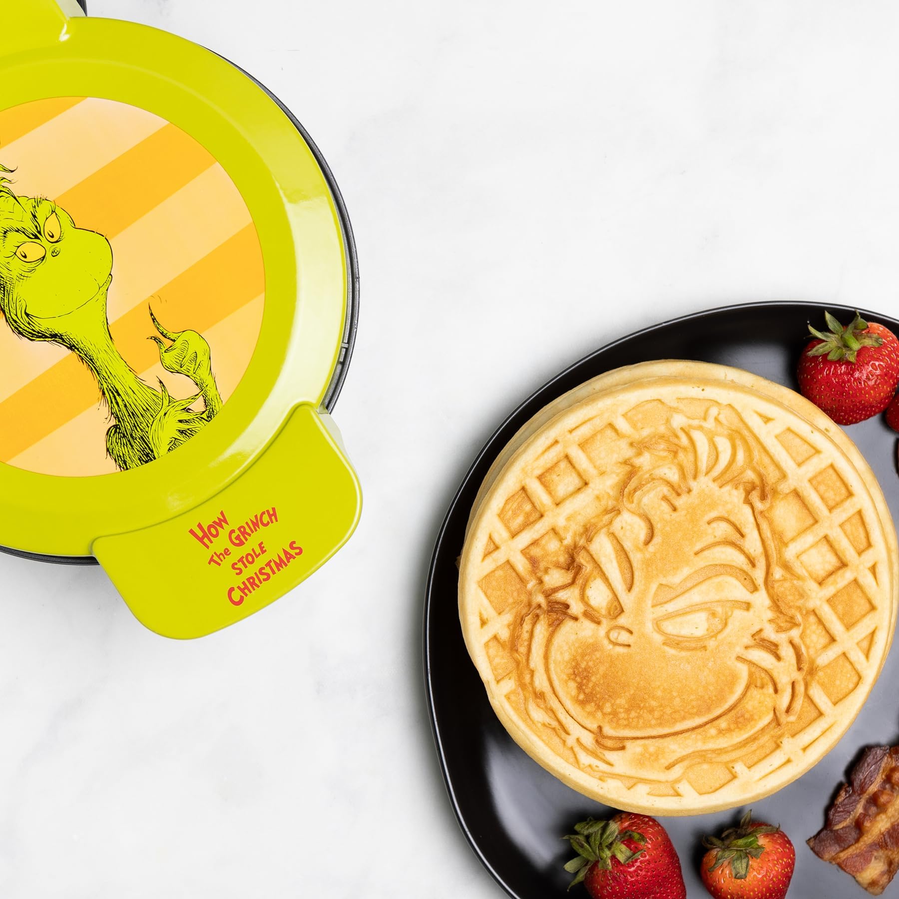 Amazon.com: Uncanny Brands Dr. Seuss Grinch Mini Waffle Maker - Small ...