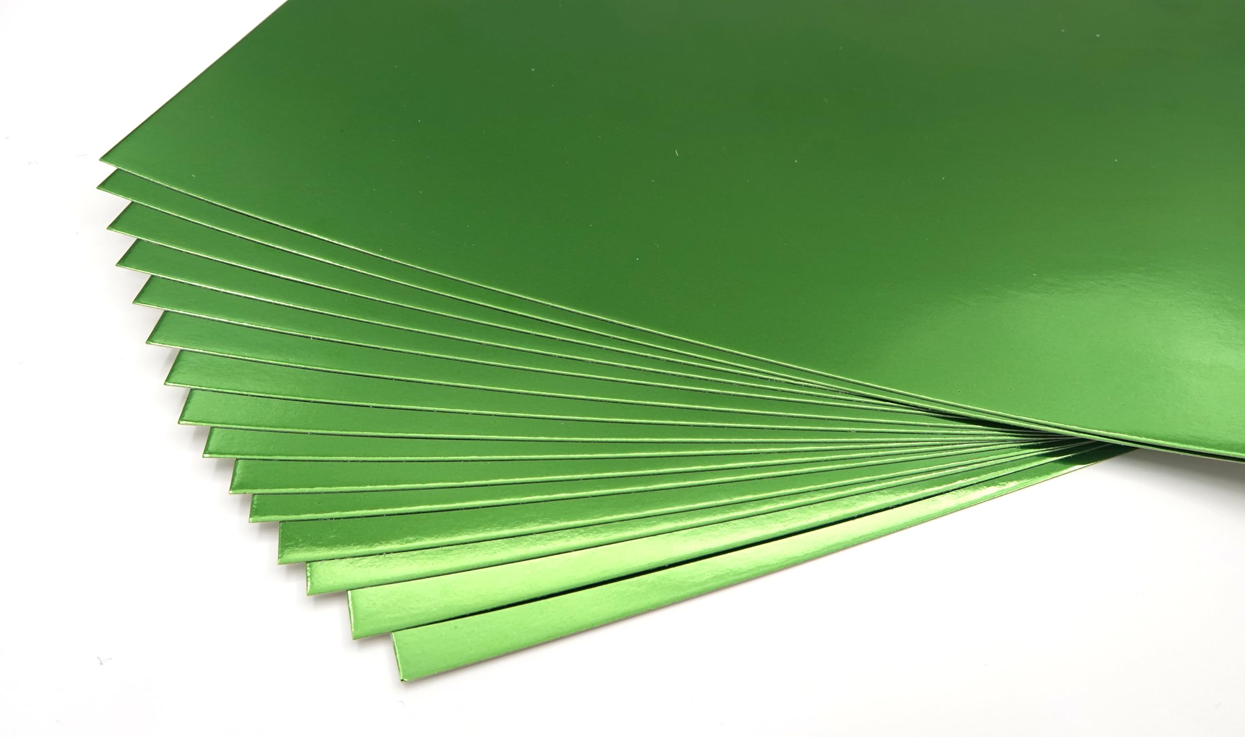 TGXRZX Metallic Verdure Cardstock Paper,Size 8 "x 11" (250gsm), 15PCS,Mirror Finish Gold Foil Board for Crafting, Invitations, and Decorations,Die Cut