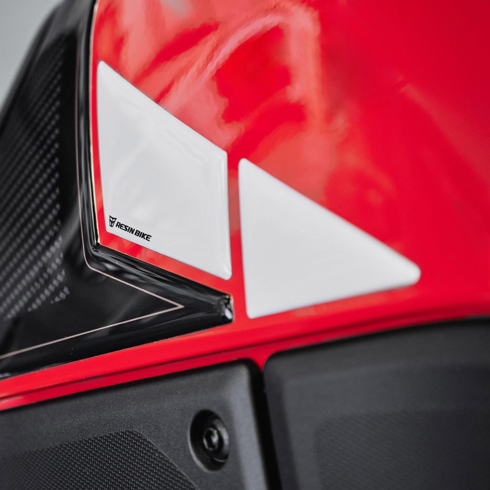 Resin Bike Adhesivos de Moto Compatibles con Ducati Multistrada V4 2024-2026. Protección Latérales del Tanque de Choques y Arañazos de Moto. Par de Pegatinas 3D Resinadas Made in Italy