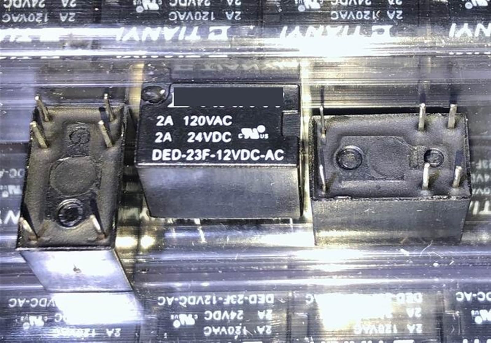 Relé 23F-12V-2A de 6 pines elimina fallos de conmutación en sistemas DED-23F-12VDC-AC