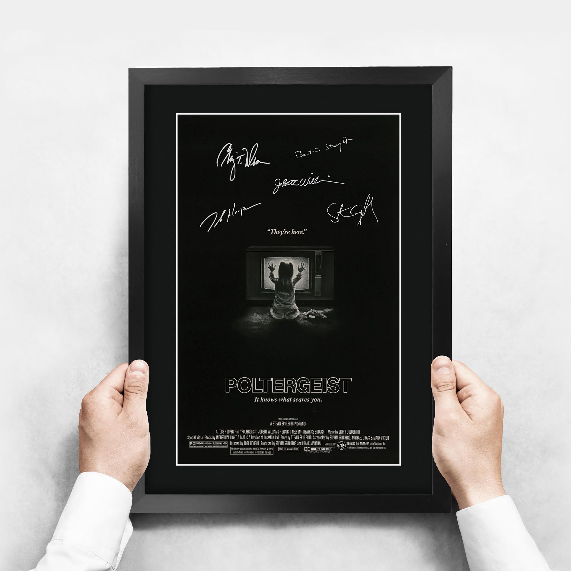 HWC Trading FR A3 Poltergeist (1982) Geschenke Geduckter Poster Signiertes Autogramm Foto für Fans von Film Memorabilien - A3 Gerahmt