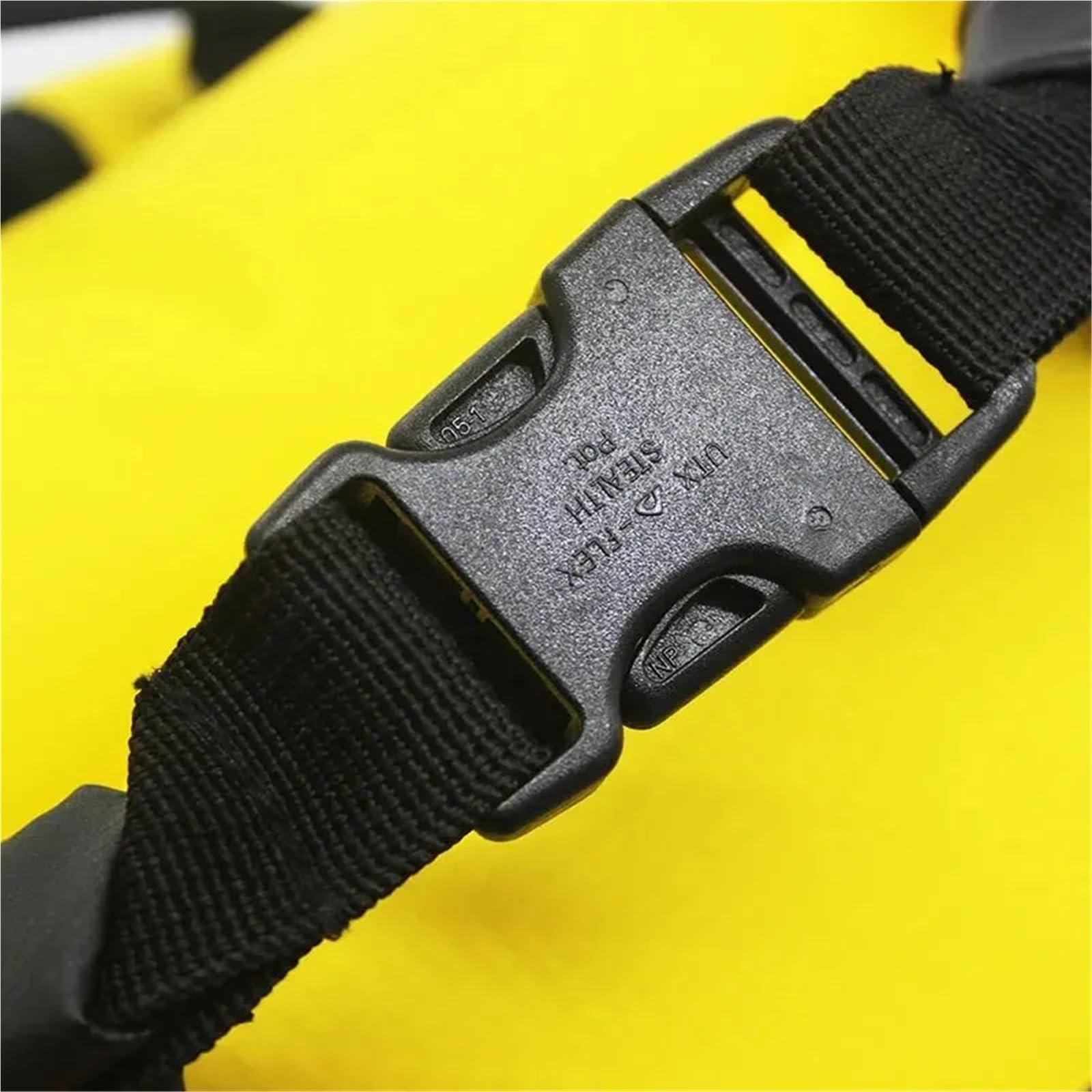 30L Wasserdichter Rucksack Dry Bag for Schwimmen Schwimmendes Segeln Bootfahren Rafting Trocken Nass Trennung FüR Wassersport Wandern Camping(Yellow)