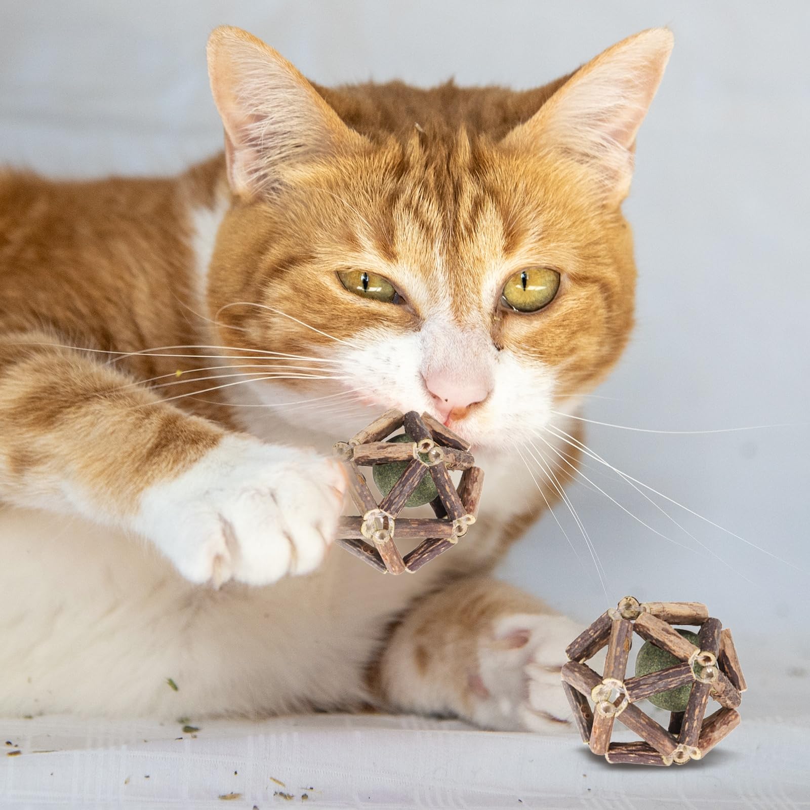 sourcing map Cat Chew Balls Natural Silvervine Stick Cage Ball, Interesting and Rotatable, Kittens Teeth Cleaning Chew Catnip Balls 65mm, (2 Pcs), Intended for Bedroom/Balcony/Feeding Area