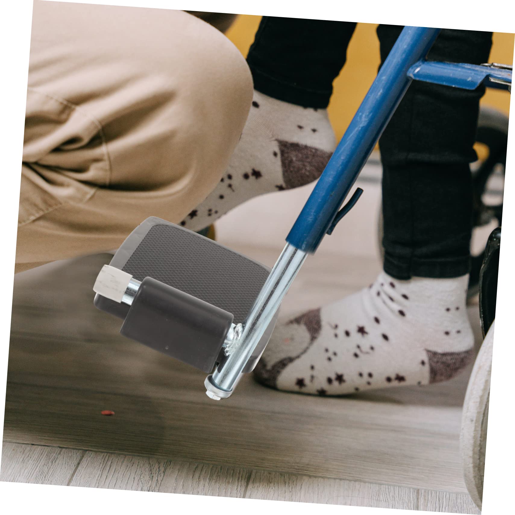 Reposapiés de Repuesto para Silla de Ruedas, 1 Par Negro | Poste, Plástico, Diseño Elevable, Accesorio Robusto para Uso Diario Color Aleatorio