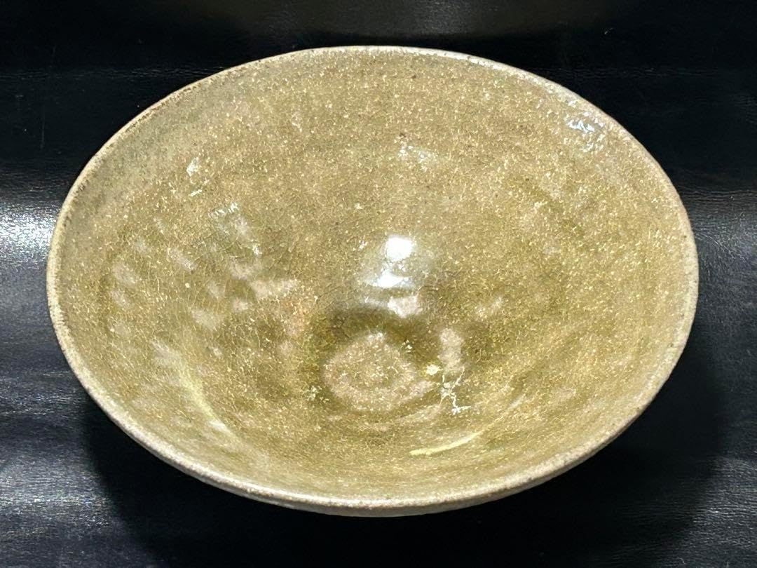 コンクリート】 美しい古美術蔵から深みのある緑色の釉薬が流れる上品