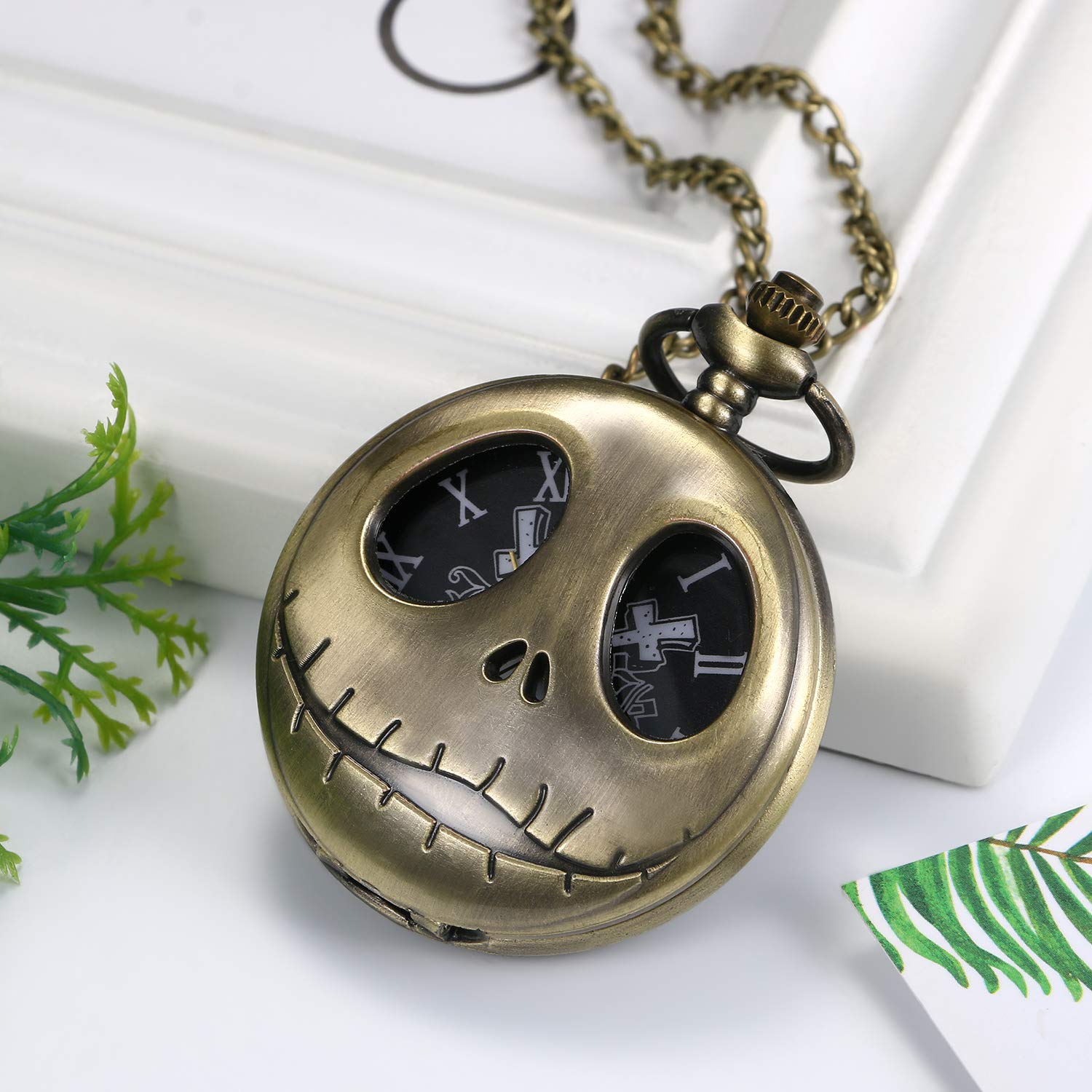 JewelryWe - Reloj de Bolsillo Retro para Hombre y Mujer, Esfera de Calavera con Collar de Bronce Antiguo