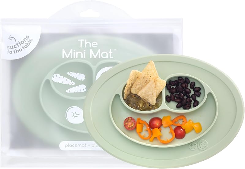 ezpz Mini Mat (Salvia) - 6 -12 meses+ - Mantel individual con ventosa 100% silicona + plato dividido con tres compartimentos - Soporta el destete dirigido por el bebé - Diseñado para trona, mesa y viajes