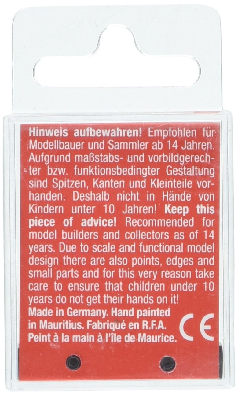 Preiser 28166 Woman w/Cell Phone HO Model Figure