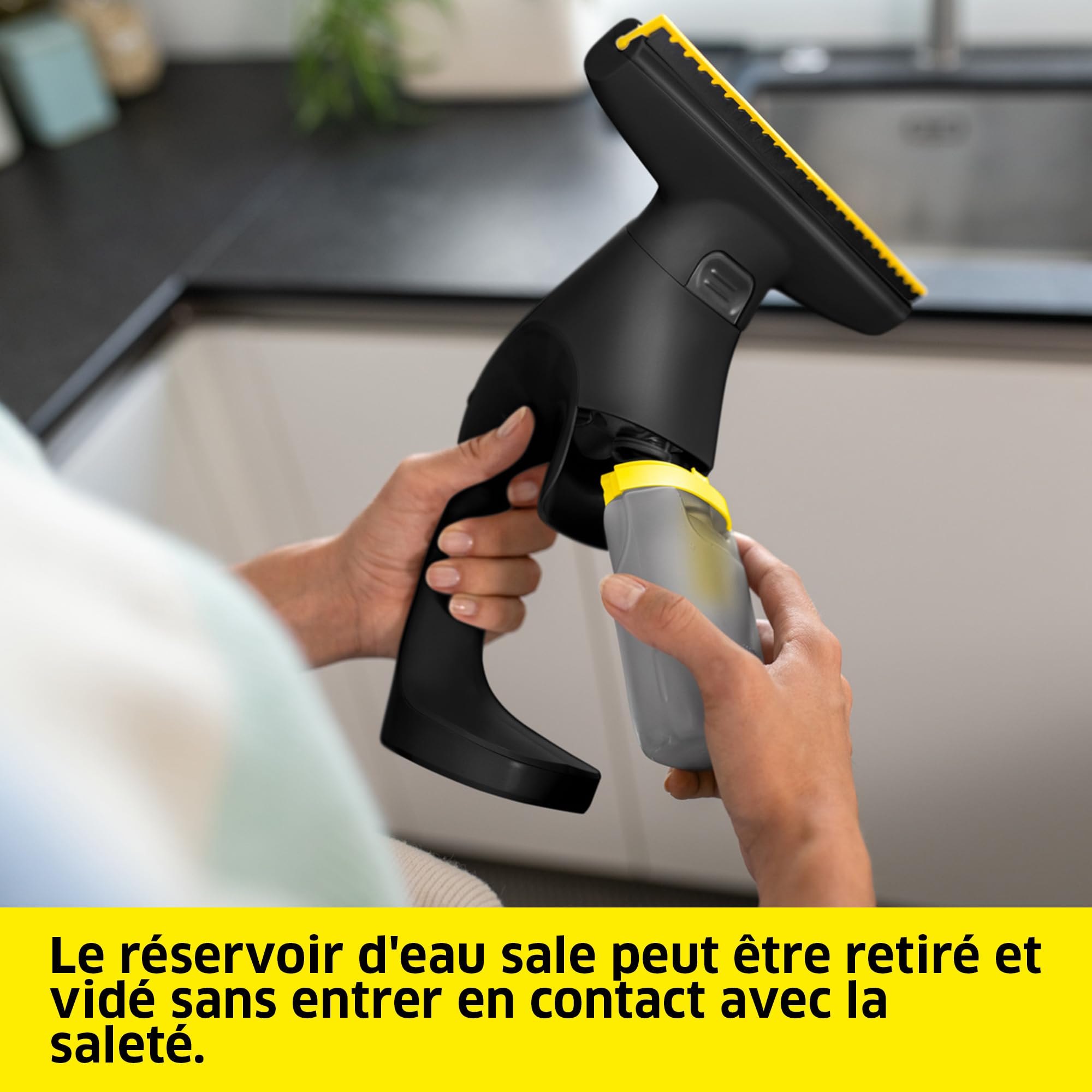 Kärcher nettoyeur de vitres sans fil WV 1 Compact Care Extra+ Black, autonomie : 25 min, réservoir : 100 ml, poids : 0,5 kg, pulvérisateur avec bonnette en microfibres, nettoyant pour vitres (500 ml)