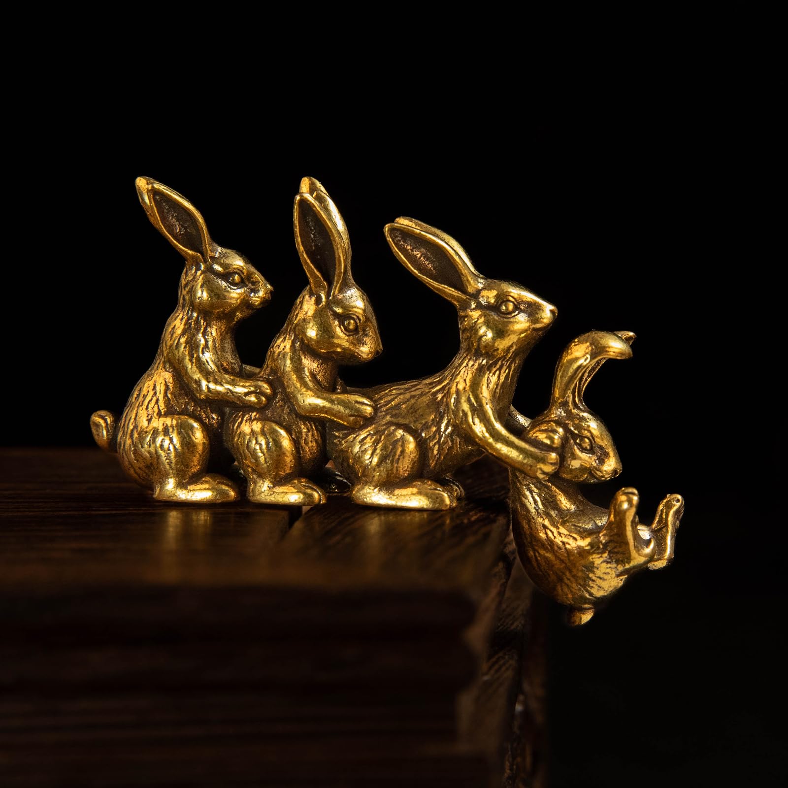 Betr Brsas 100% Solid Brass Rabbit Figurine, Retro Bunny Pulling Baby Sculpture, Vintage Desk Decor, Collectible Animal Craft, Office Table Ornament, Artistic Home Decoration Accent