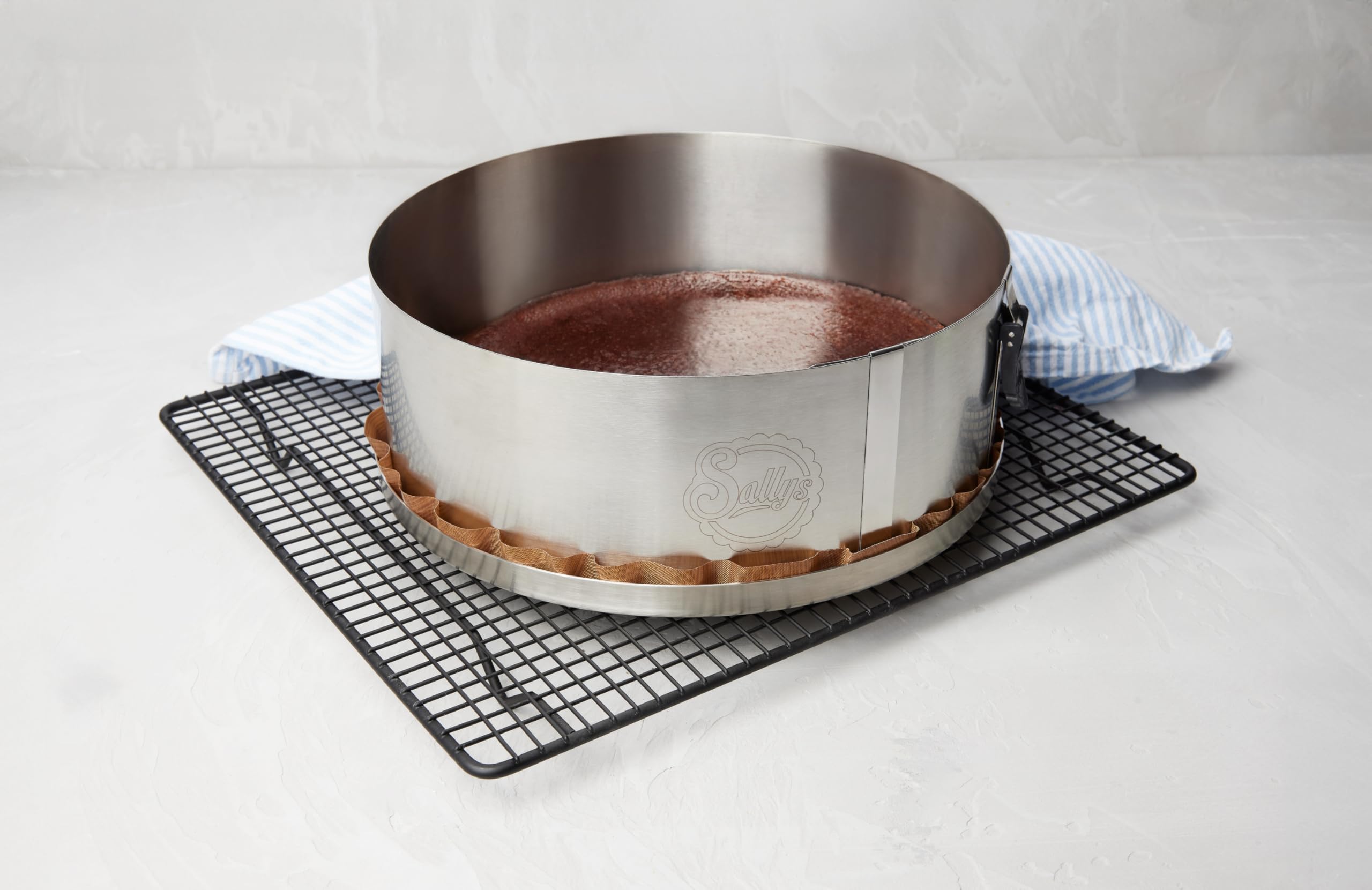 Sallys Springformboden inkl. Dauerbackfolie aus Teflon - 1000 mal verwendbar (28 cm)
