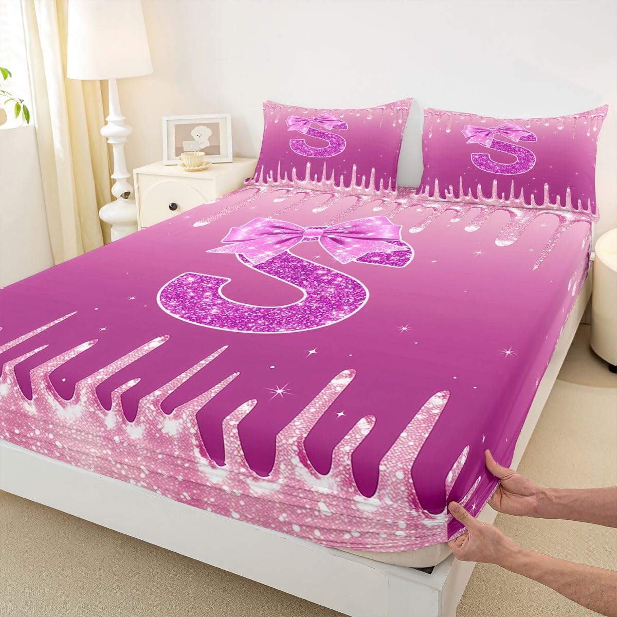 Homemissing Sábana bajera ajustable con lazo rosa con 2 fundas de almohada, tamaño King, con inicial S personalizada de 16 pulgadas de profundidad, sábana bajera ajustable para niños y niñas