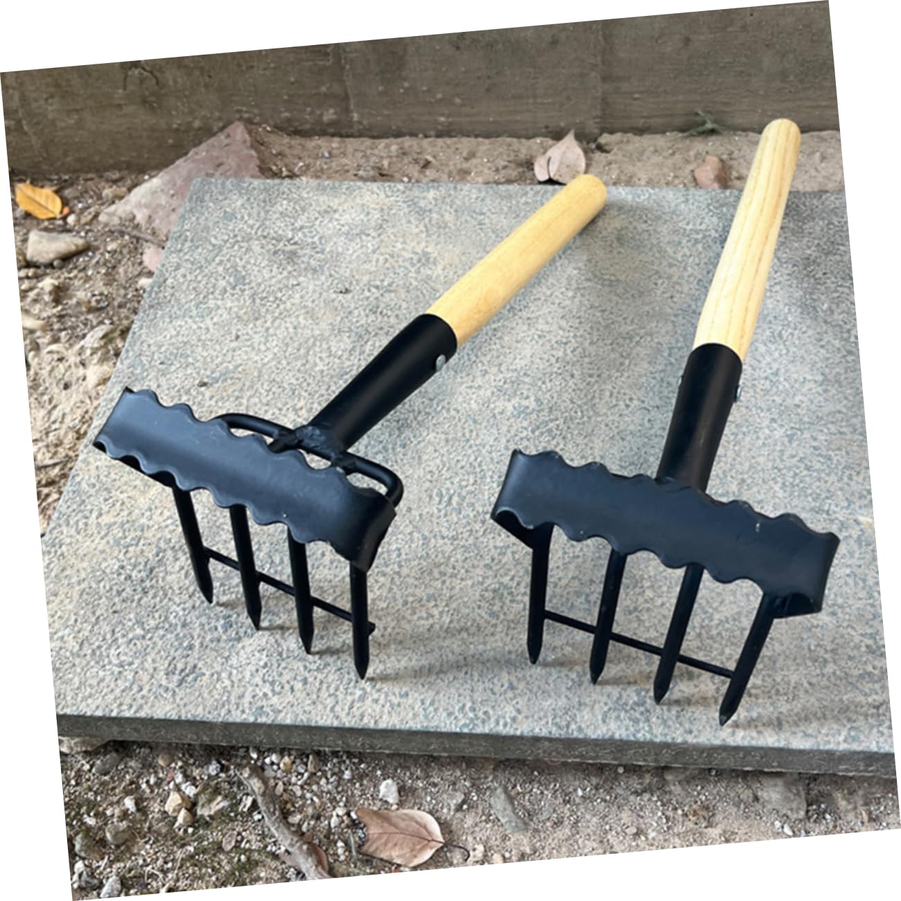 UPKOCH Rastrello da Giardino in Piccolo Rastrello Mano Manico in Legno Attrezzo Manuale per Diserbare e Smuovere Terreno per Giardinieri