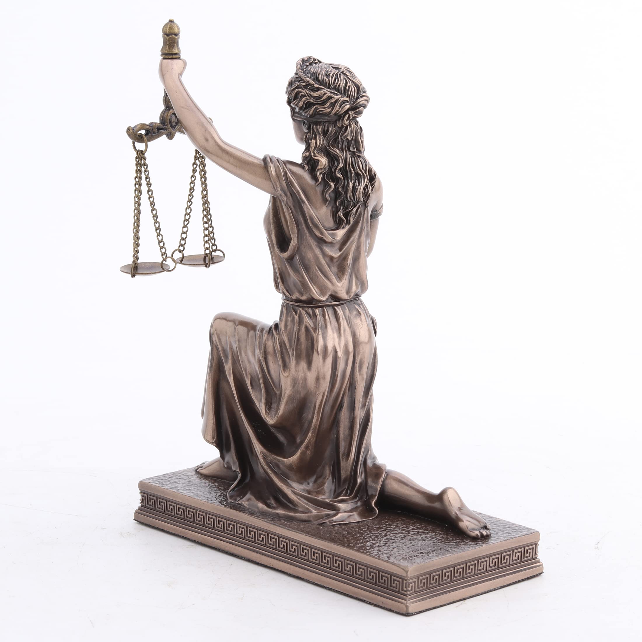 Veronese Design 16 3/4 cm Lady Justice klęcząca waga trzymająca i miecz rzeźba z żywicy wykończenie z brązu