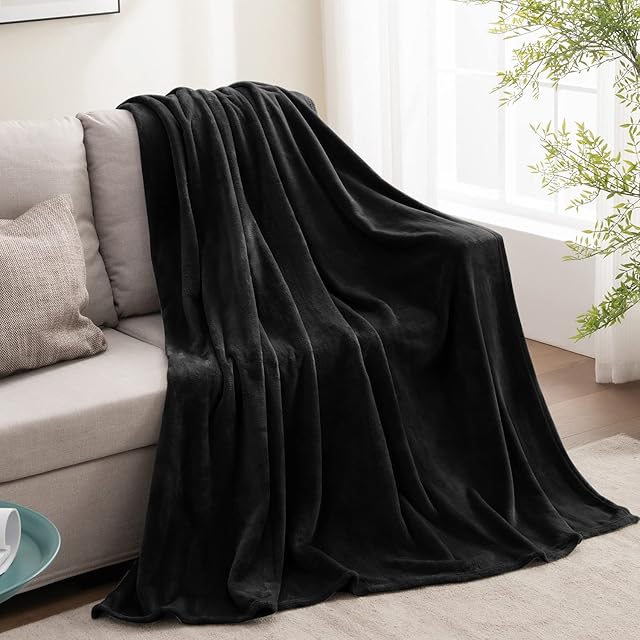 BEDELITE Fleece Blanket Black Throw for Sofa & Bed, Plush Cosy Fuzzy Blanket Single/Travel, Super Soft and Warm Fluffy Blanket for Winter and Spring, 127 x 152cm