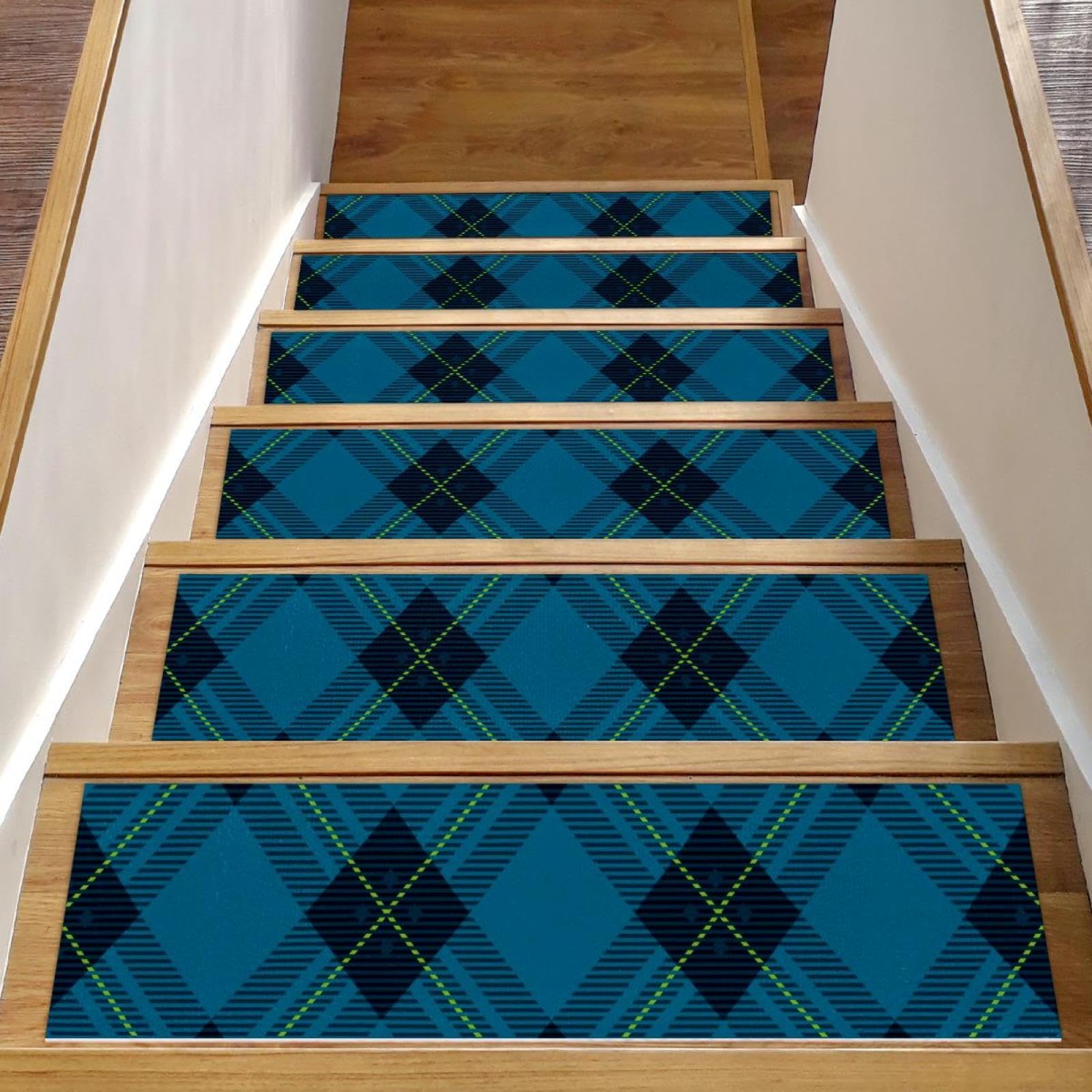 Alfombrillas de escalera para peldaños de madera en hogares con niños y mascotas