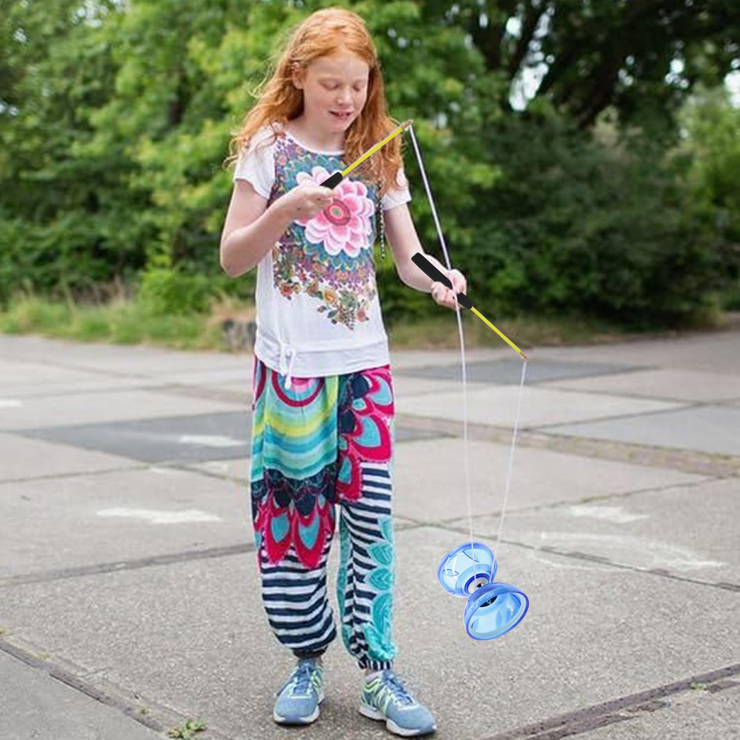 Diabolo's en handstokken in allerlei kleuren | De Banier