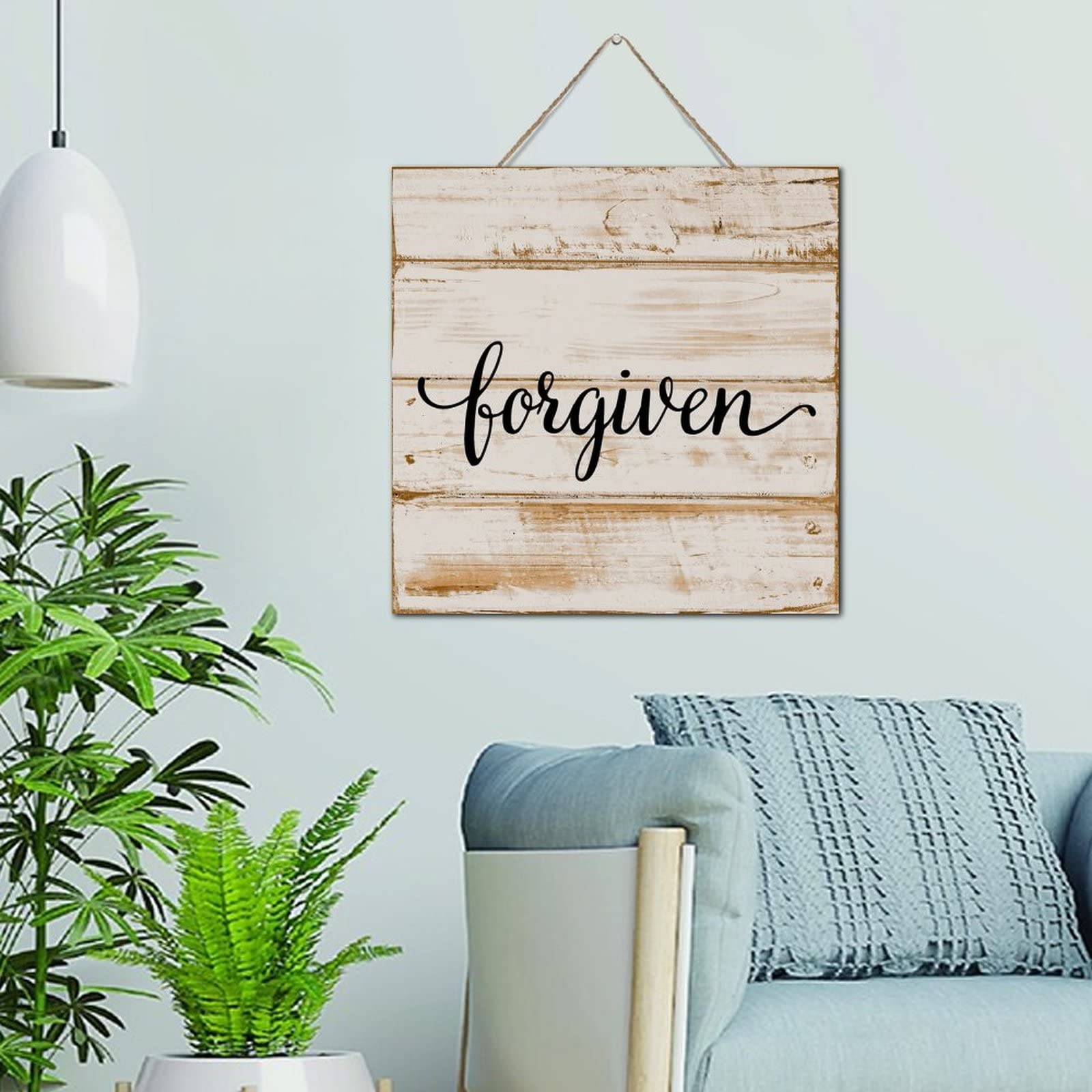 Plaque murale en bois Forgiven pour habiller un mur vide avec elegance