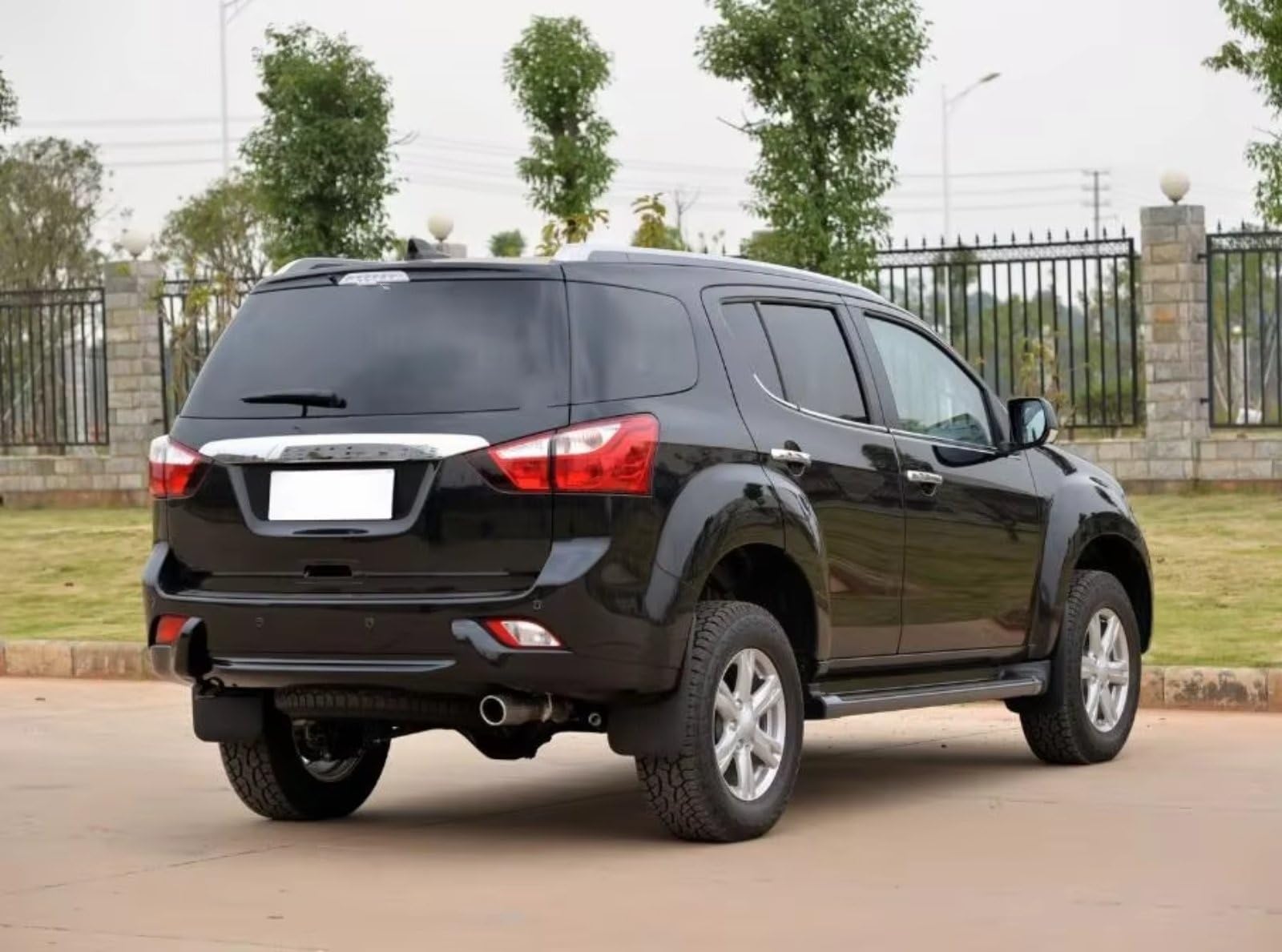 Per Isuzu Per MU-X 2014-2019 Guarnizione In Gomma Protettiva Per Vetri 4 Pezzi 1 Set Gomma Per Finestrini Esterni Protezione Bordi Auto