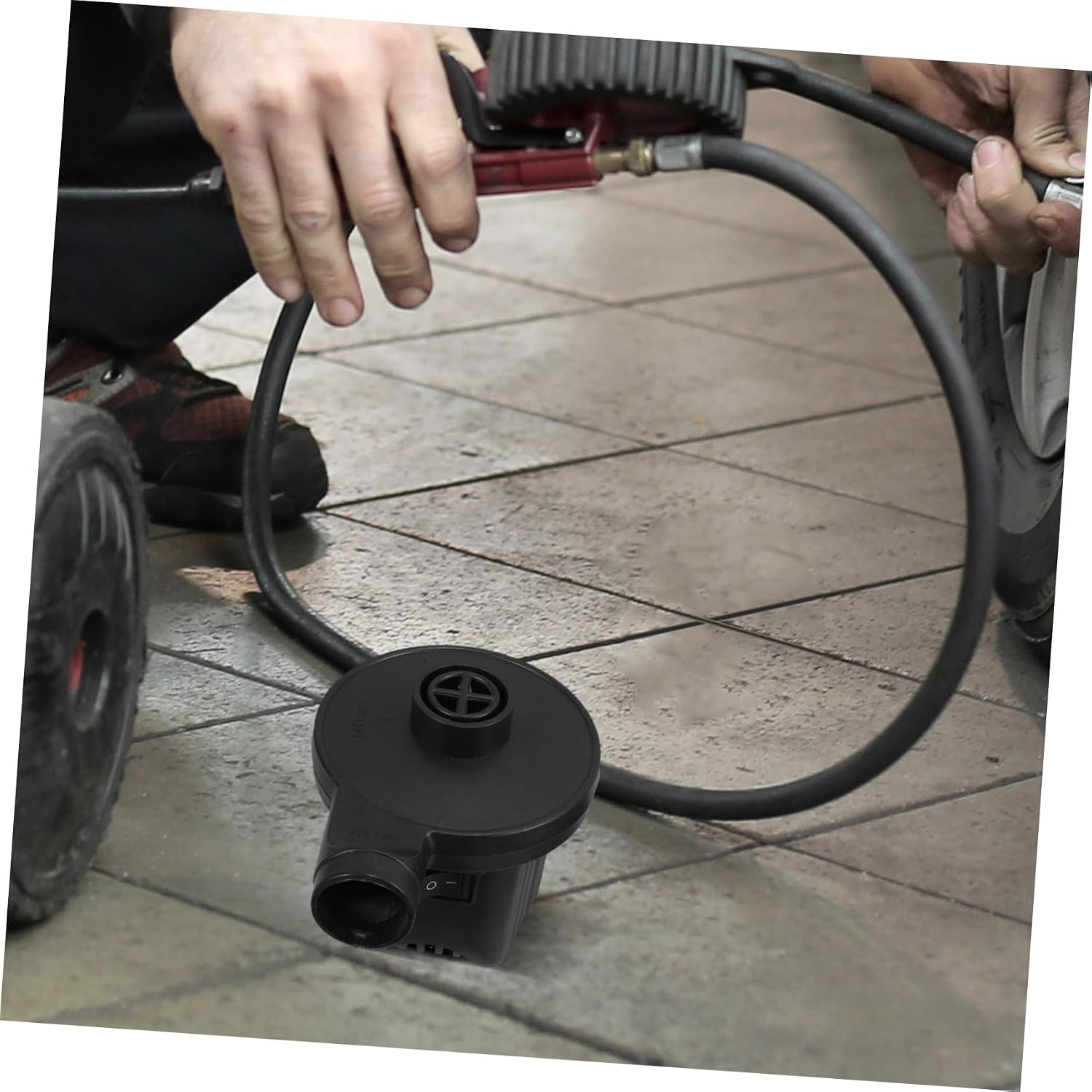 Electric Inflator Pump with Nozzle, 420l Min Black