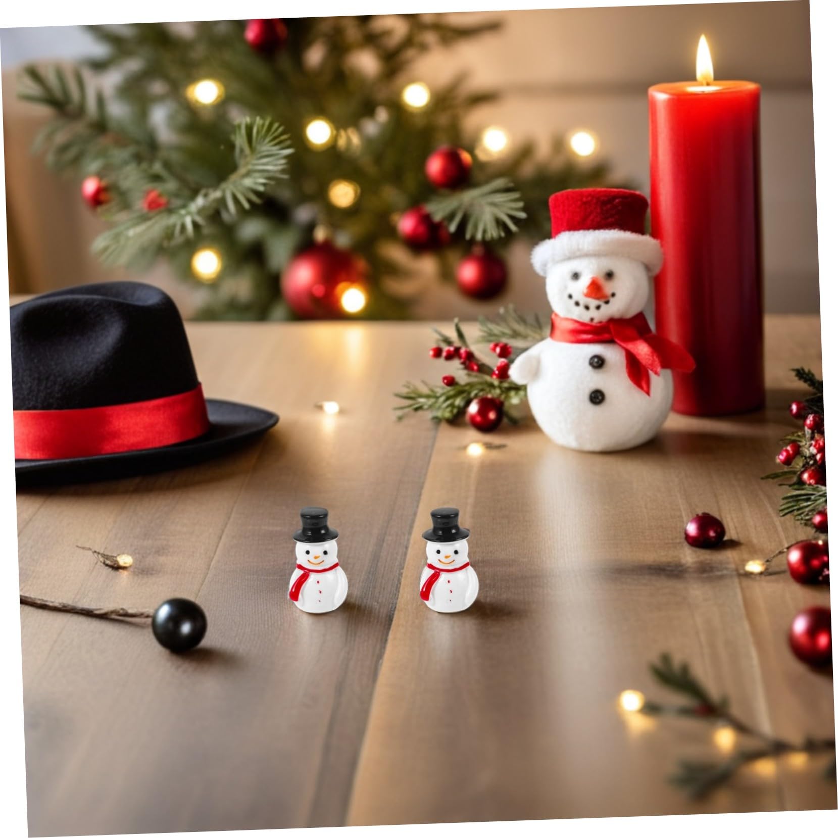 Mobestech 100pièces Lot de Mini Figurines De Bonhommes De Neige Décorations Résine pour Noël Anniversaires Et Intérieurs